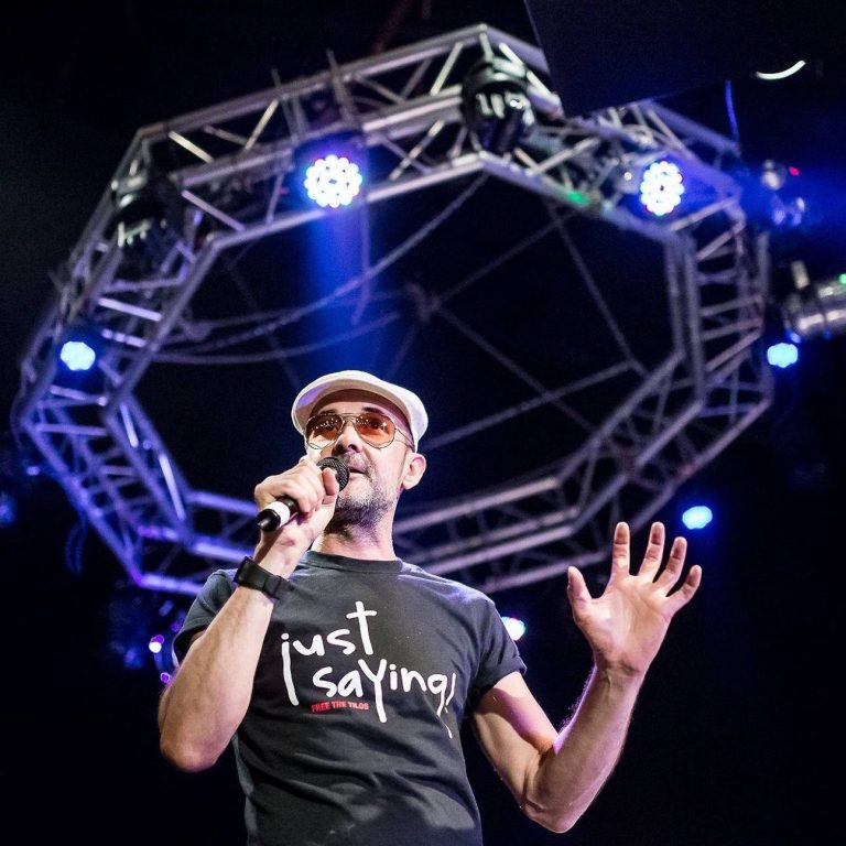 „Alkohol nélkül is lehet jó a buli” – Interjú Dávid Ferenccel a Száraz Novemberről