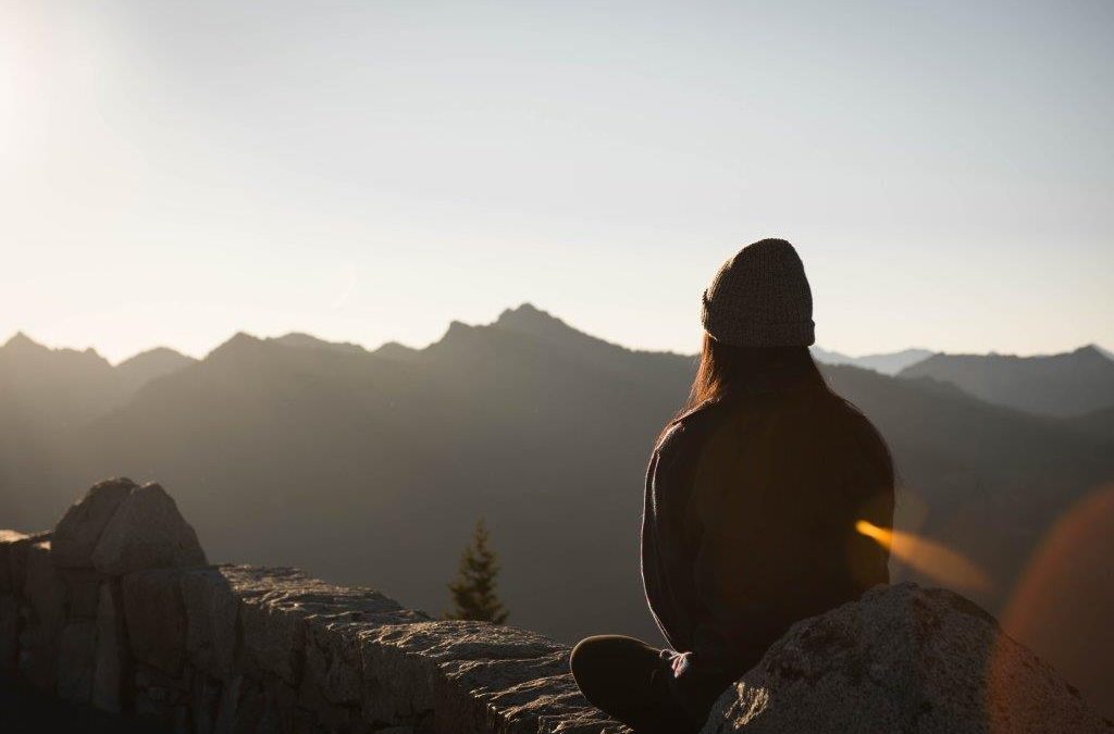 „Csak túléljük az életet, ahelyett, hogy megélnénk azt” – Miért van szükségünk a meditációra és hol érdemes elkezdeni a gyakorlást?