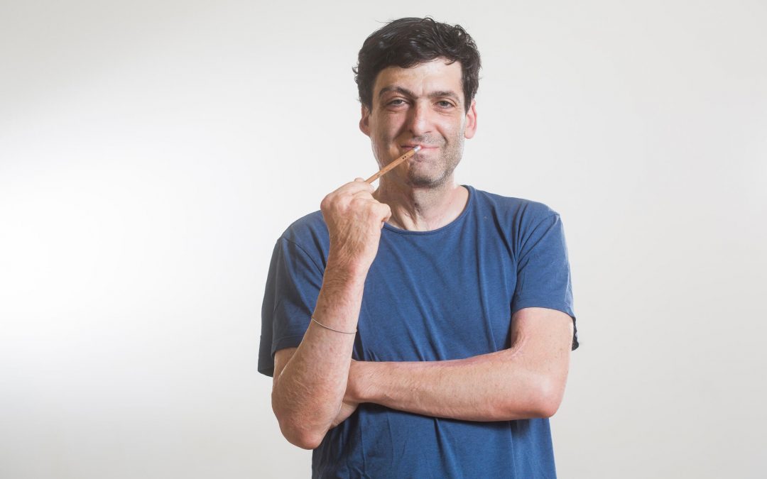 „Túl elfoglaltak vagyunk ahhoz, hogy jó döntéseket hozzunk” – Interjú Dan Ariely-vel