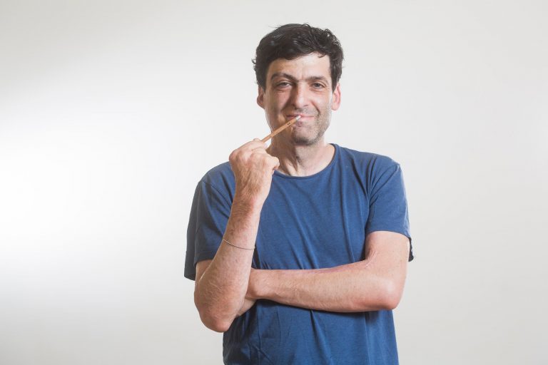„Túl elfoglaltak vagyunk ahhoz, hogy jó döntéseket hozzunk” – Interjú Dan Ariely-vel