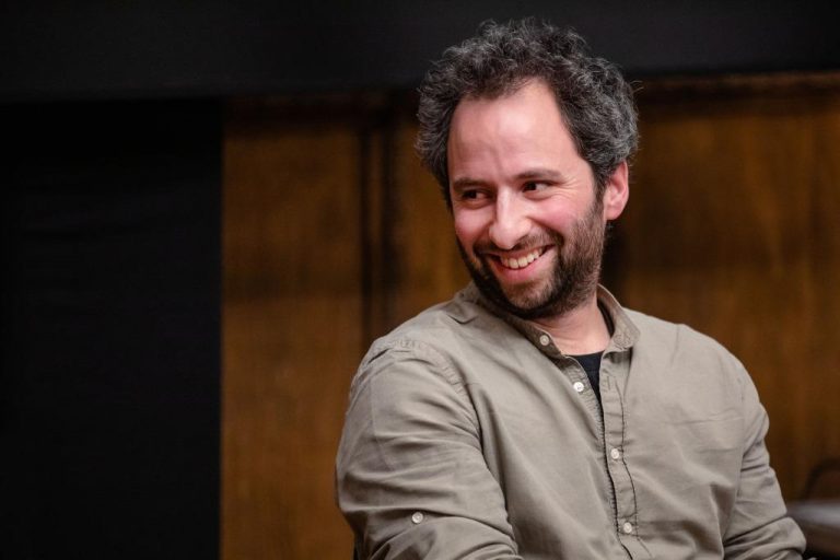 „Nincs mintánk arra, hogyan kell gyereket nevelni egy szabad társadalomban” – Interjú Szél Dáviddal