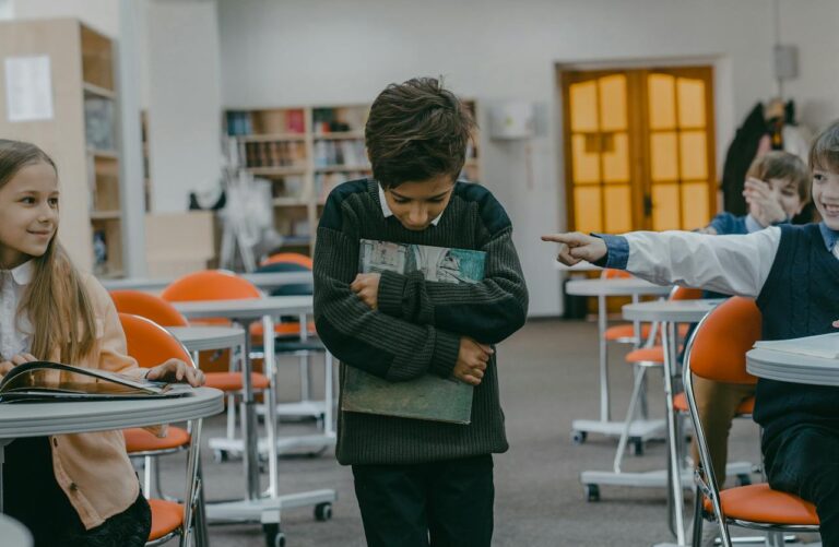 „Az online bántalmazás nem az áldozat és az elkövető magánügye, hanem közösségi probléma”