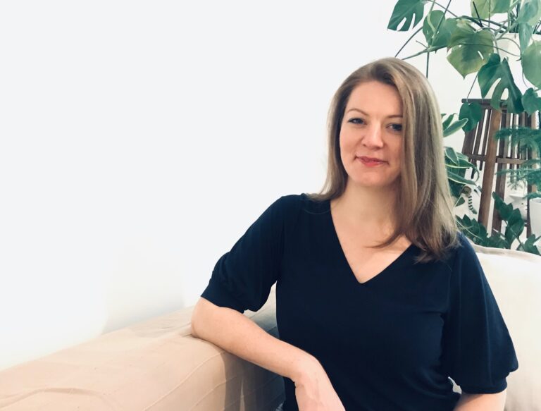 Porpáczi Júlia: „A legkedvesebb a szívemnek, amikor az önismeret útján segíthetek másokat”