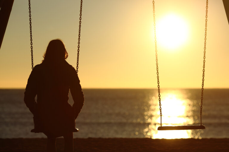 „Fájhat az, ami volt, és az is, ami soha nem volt” – Miért olyan nehéz lezárni egy mérgező kapcsolatot?