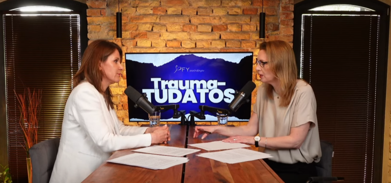 Életre szóló sebek – Hogyan sérülök, ha bántalmazó közegben nőttem fel? – Traumatudatos podcast